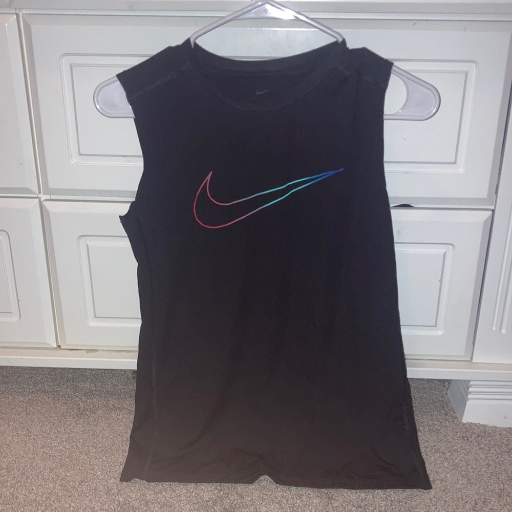 Boys dri fit tank M/L